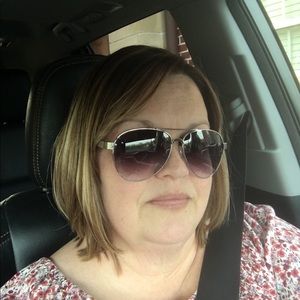 Meet your Posher, Alicia